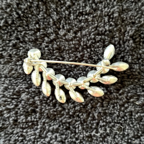 Vintage Sparkling Collection Celebrity Clip On Earrings, Brooch, Hair Cl… - Picture 7 of 9